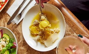 אניולטי מסקרפונה ובשר סרטנים (צילום: אפיק גבאי, יחסי ציבור)