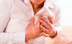 לחץ בחזה  (צילום: Shutterstock)