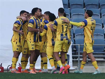 החגיגה בצהוב (דני מרון)