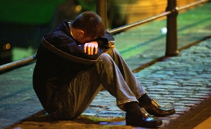 נער בוכה (צילום: Matt Cardy, GettyImages IL)