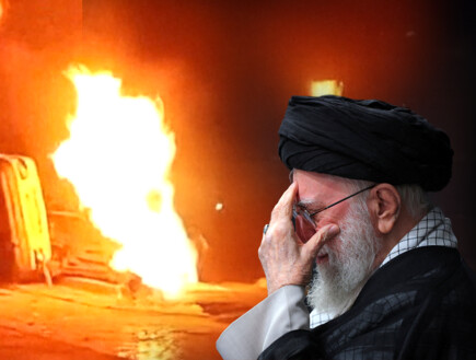 באיראן מודים: המשטר נדחק למצב הישרדותי בגלל המחאות