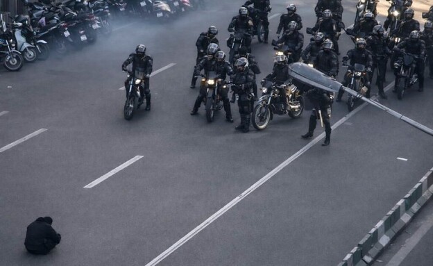 מפגינים באיראן נגד המשטר