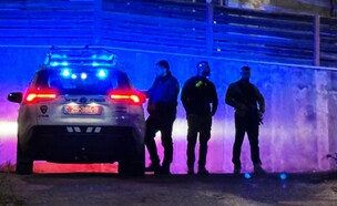 מעצר החשוד (צילום: דוברות המשטרה)