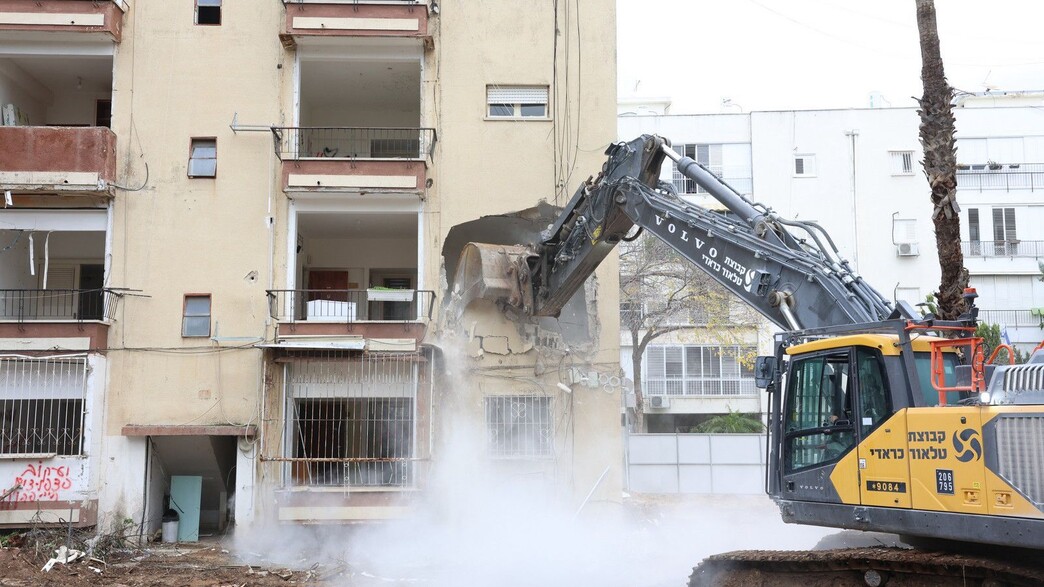 הריסת הדירות הישנות בפרויקט לב בבלי בתל אביב הריסת הדירות הישנות בפרויקט לב בבלי בתל אביב