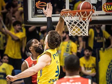 צ`יילדס. דאנק יפה (עודד קרני)