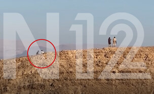 שני ישראלים חוצים את הגבול לירדן 