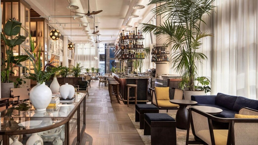 דה ג'ורג' לאונג' 