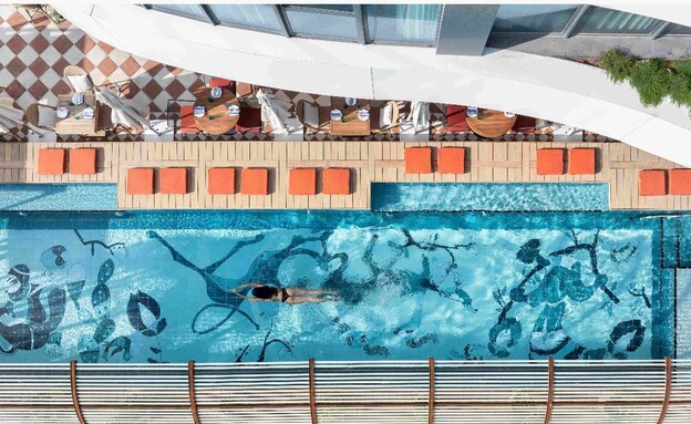 בריכה דה ג'ורג' לאונג' 