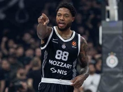 נמנעת מהאקס. ג`ונס (GETTY) (צילום: ספורט 5)