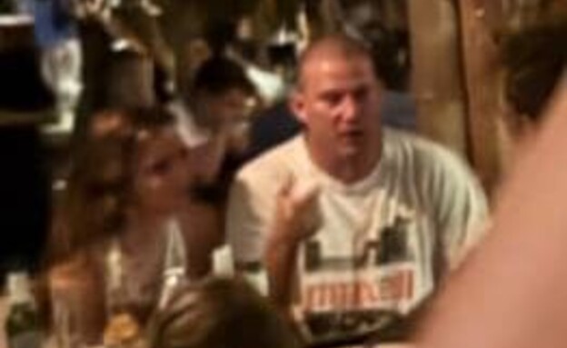 פפראצי בלעדי: צ׳נינג טייטום ובת הזוג הצעירה צמודים בחופשה