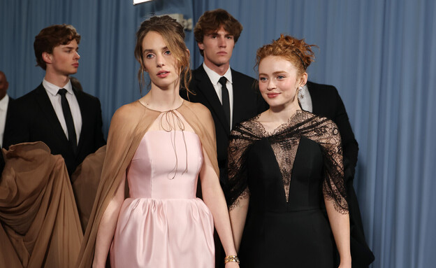 סייד סינק מאיה הוק דברים מוזרים סייד סינק מאיה הוק דברים מוזרים