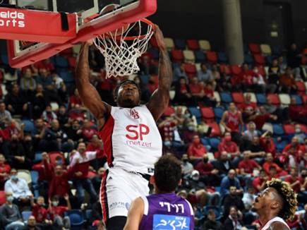 טייריק ג`ונס בימיו בהפועל ת"א (מנהלת הליגות)