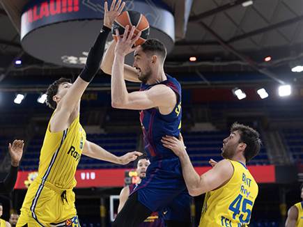 מכבי תל אביב רושמת עוד הפסד ביורוליג (Euroleague Basketball via Getty)