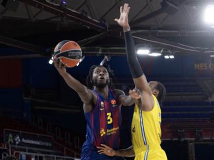 הצהובים פתחו רע את המשחק (Euroleague Basketball via Getty)