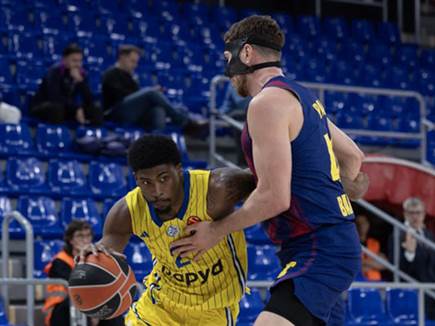 אך זה לא הספיק לצהובים (Euroleague Basketball via Getty)
