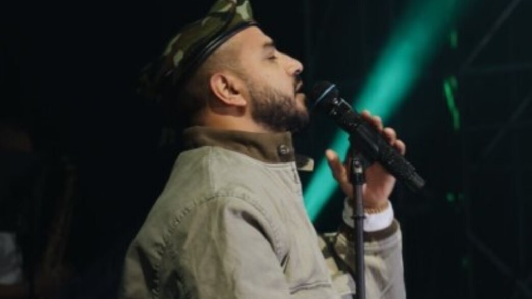 איתי לוי בהופעה מול חיילי צה"ל איתי לוי בהופעה מול חיילי צה"ל