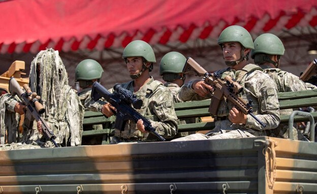 הצבא שרוצה להתעצם באזור (צילום: BIROL BEBEK/AFP via Getty Images)