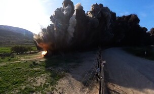 פינוי מוקשים בגבול ירדן (צילום: אגף דוברות וקשרי ציבור במשרד הביטחון)