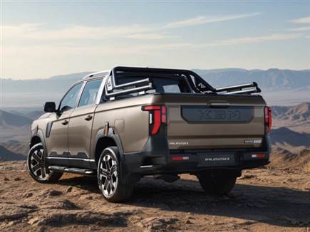 נראה קשוח! גרסה קצרה או ארוכה, עם קפיצי סליל או עלים ומנוע דיזל או (צילום: ספורט 5)