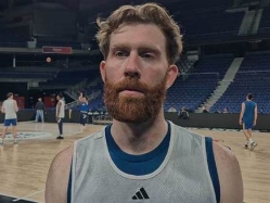 "לשחק בלי קהל? לא טוב ליורוליג". ריימן (צילום: ספורט 5)