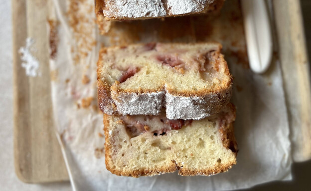 עוגת תותים בחושה של עדיקוש