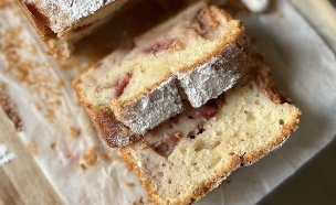 עוגת תותים בחושה (צילום: עדי קלינגהופר, mako אוכל)