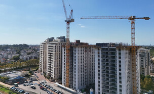 אתר בנייה כפר יונה (צילום: שחר יערי, פלאש 90)