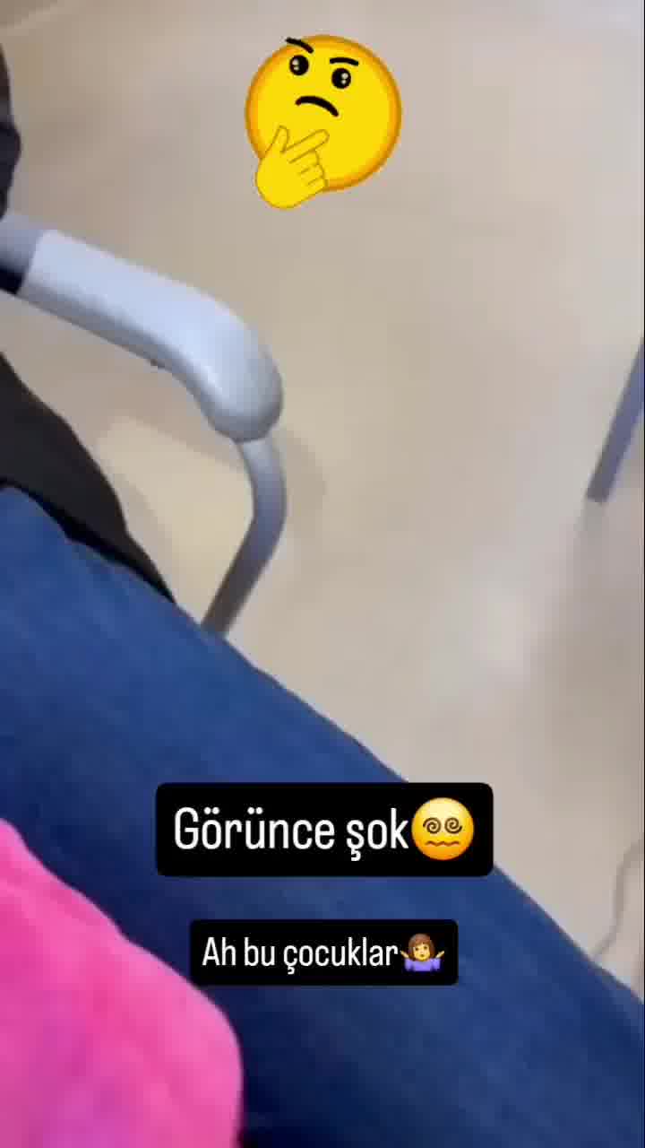 עוד יום רגיל לחלוטין במרפאת אף, אוזן, גרון