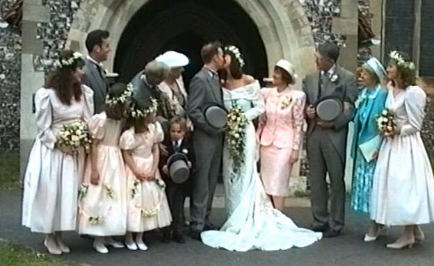 קייט מידלטון בת ה-9 בחתונה של דודה, גארי גולדסמית' קייט מידלטון בת ה-9 בחתונה של דודה, גארי גולדסמית'