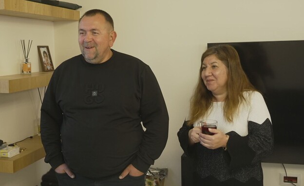 רומן ואשתו בבית רומן ואשתו בבית