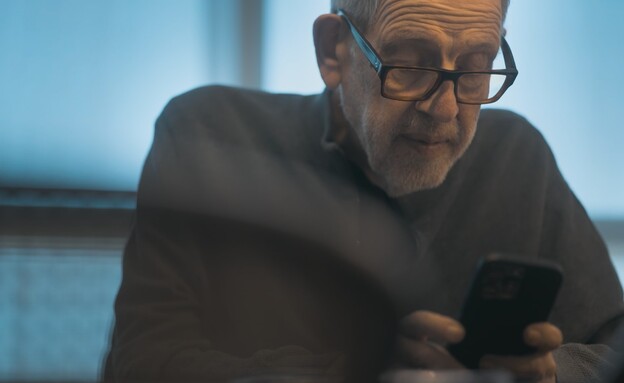 איש הסוד, מוטי סנדר