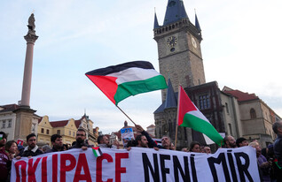 הפגנה פרו-פלסטינית בפראג שבצ'כיה (צילום: AP)