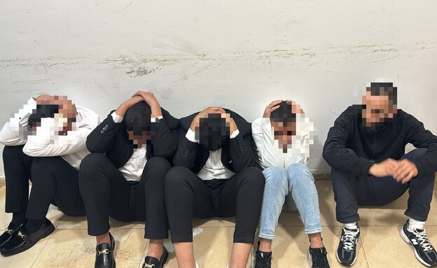 העצורים בחתונה (צילום: דוברות המשטרה)