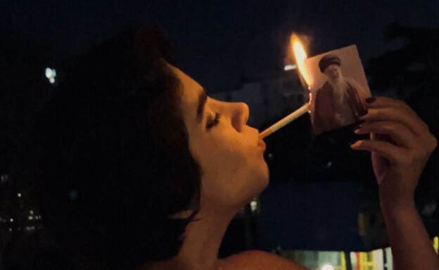 שורפים תמונות של ח'אמנאי