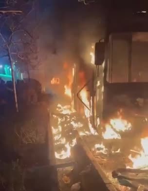 הבניינים עולים באש: תיעוד הכאוס במחאות באיראן