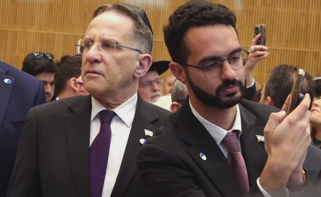 עומר מנצור וראש הסגל צחי ברוורמן