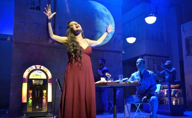 מתוך המחזמר "ביקור התזמורת"