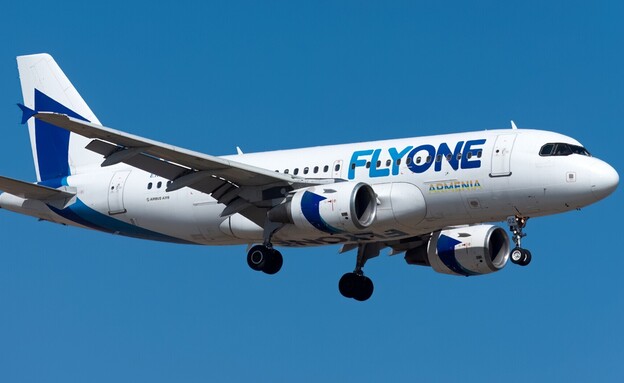 מטוס של חברת התעופה flyone מטוס של חברת התעופה flyone