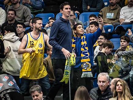 ג`ייק כהן בביקור בהיכל (אלן שיבר) (צילום: ספורט 5)