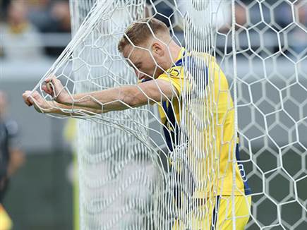 ולא היו מספיק חדים מול השער (אלן שיבר)