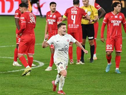 קורין, המצטיין בלבן (ברני ארדוב)