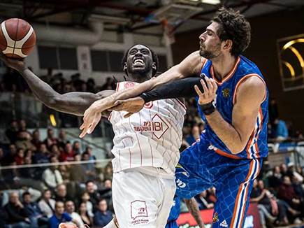 עשה את שלו. מוטלי (עודד קרני)