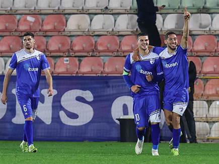 חגיגה בי&ldquo;א (לירון מולדובן)