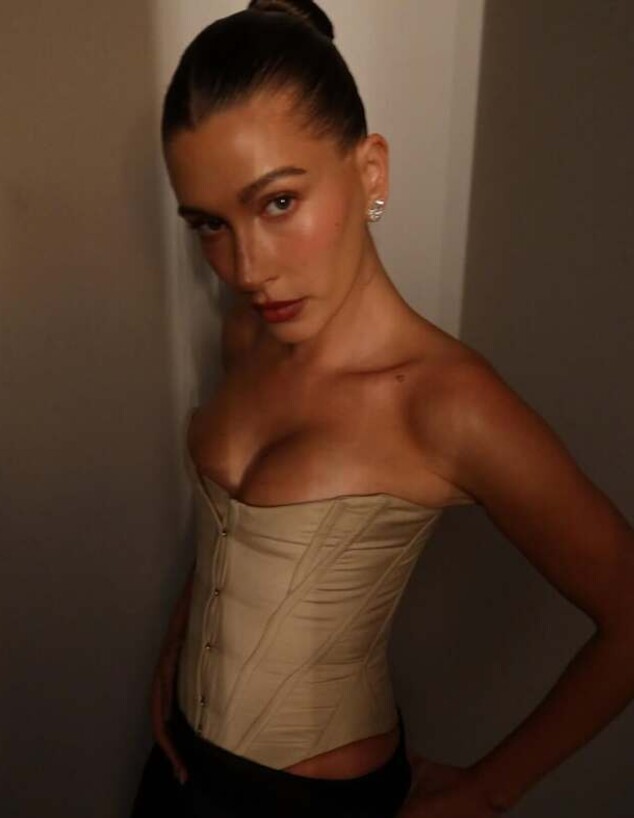 היילי ביבר מחוך