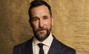 נואה וויילי (צילום: Maarten De Boer/Getty Images for AARP)