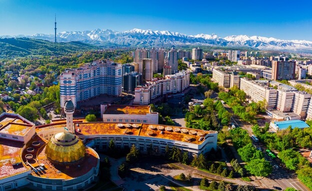 נוף אלמטי קזחסטן