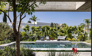 בית במרכז אדריכלות ועיצוב פנים רן והילה ברוידס  (צילום: עמית גרון)