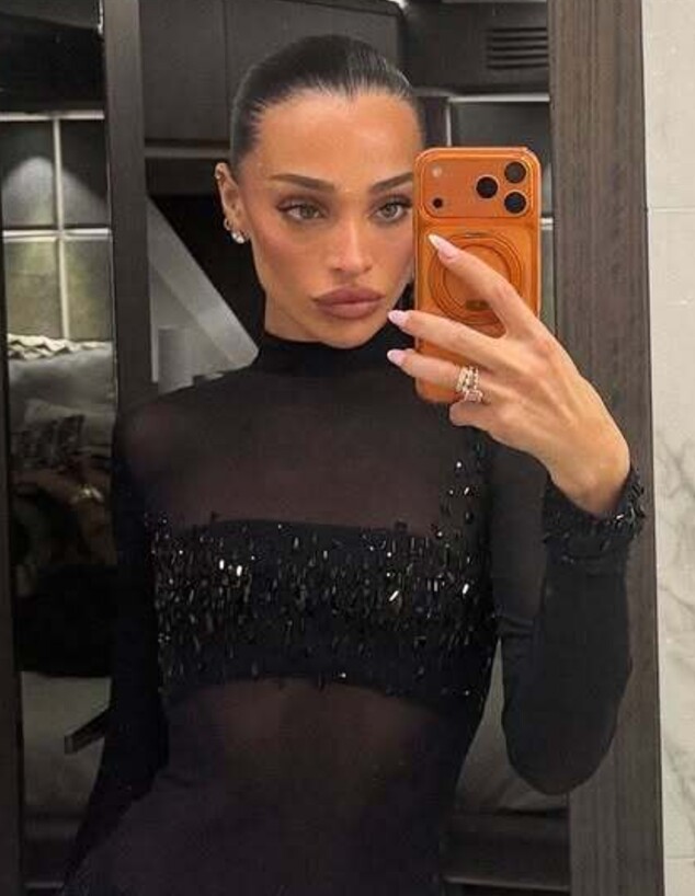 עדן פינס על יאכטה