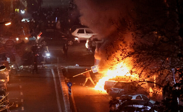 מחאות בטהראן, 8.1