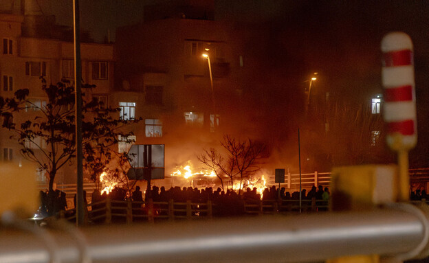 הפגנות של איראנים בטהראן נגד המשטר